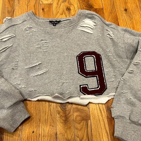 Lea &Viola Crop Sweatshirt Size Medium - Picture 1 of 3